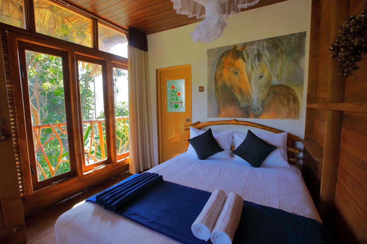 Bed and Breakfast The Winsome & Tree House Ella Exterior foto