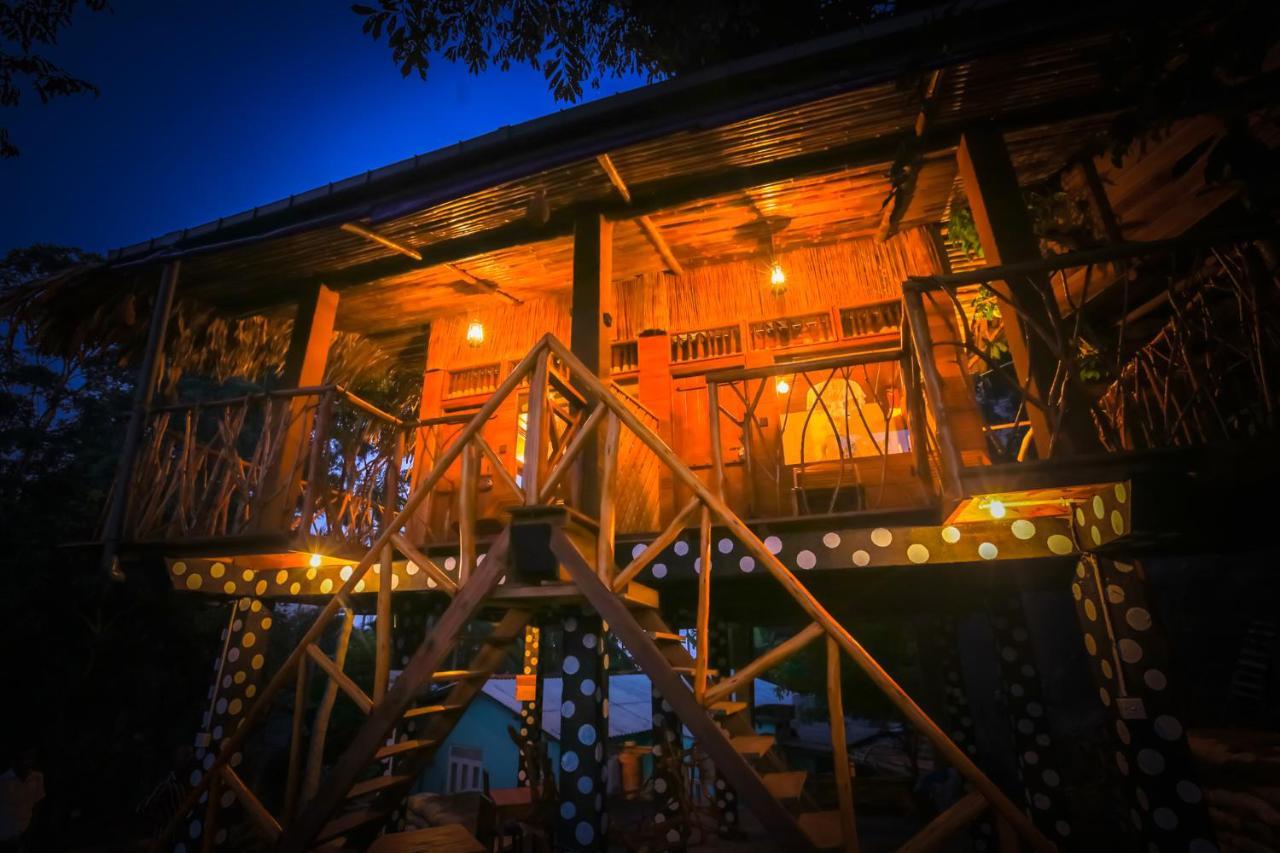 Bed and Breakfast The Winsome & Tree House Ella Exterior foto